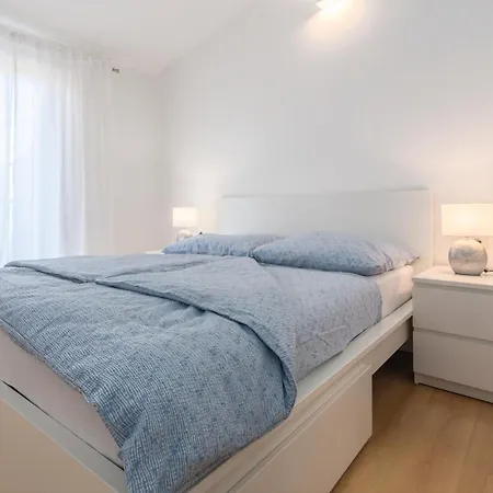 1 Bedroom Front In * Poreč