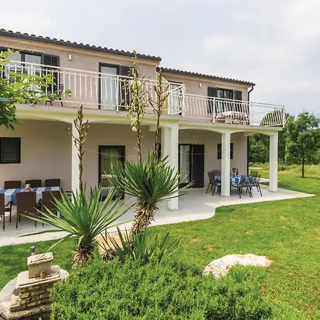 1 Bedroom Front In * Poreč